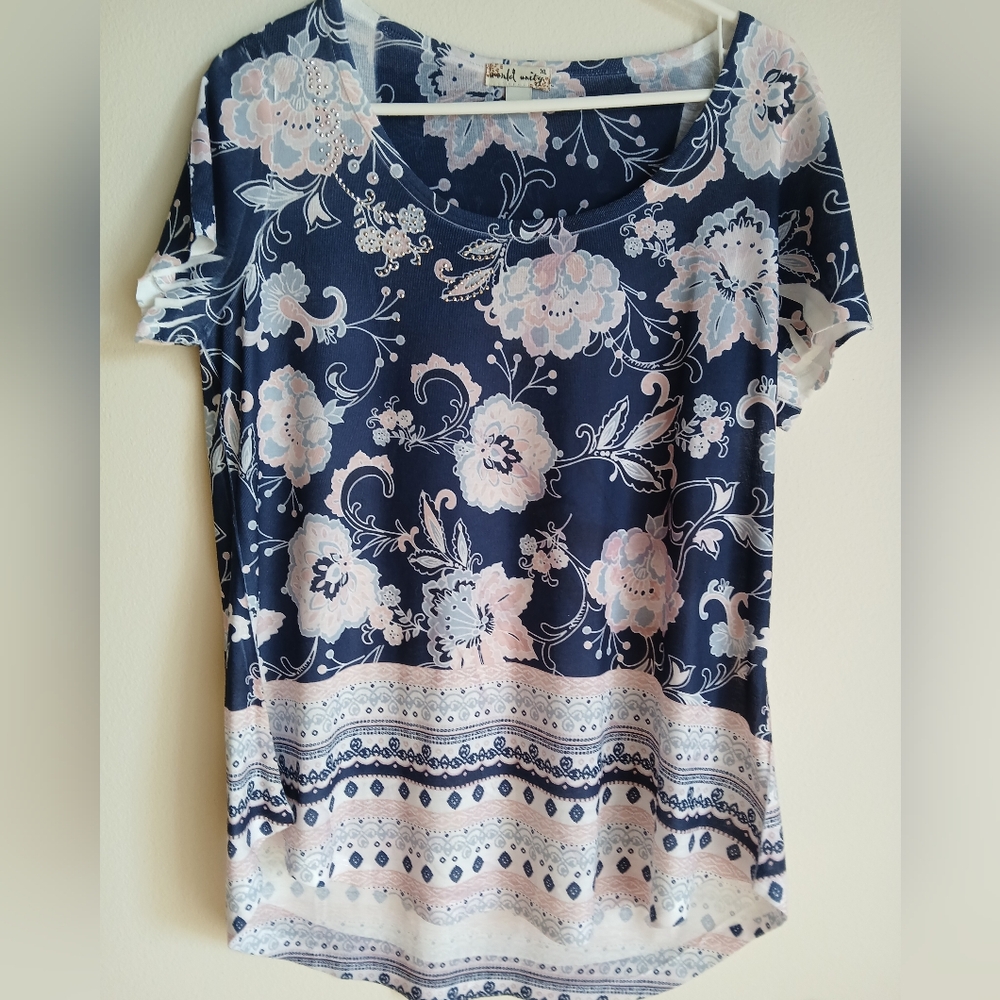 World Unity Floral Blue Short Sleeve Shirt Size XL